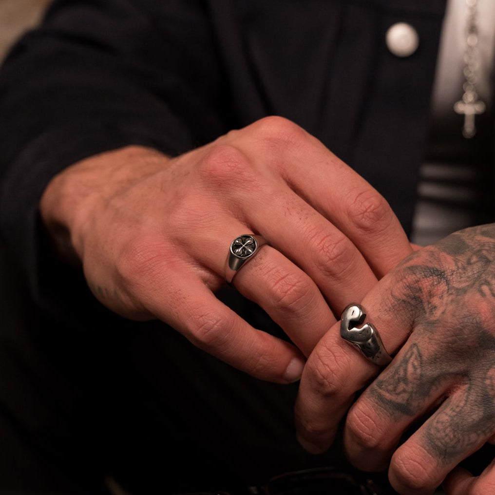 The Independant Cross Ring - RG211