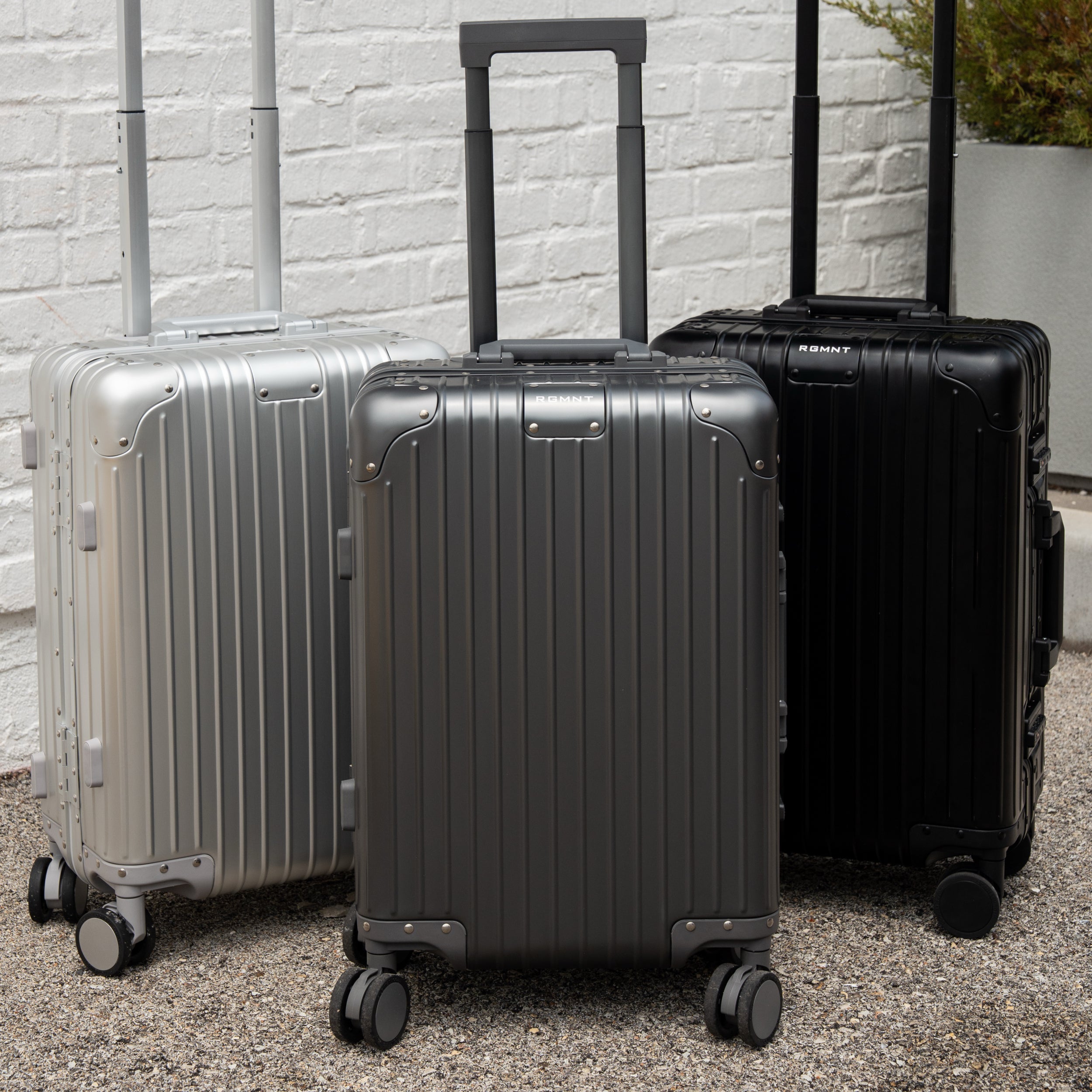 Carry-On Luggage 2.0 - Gunmetal