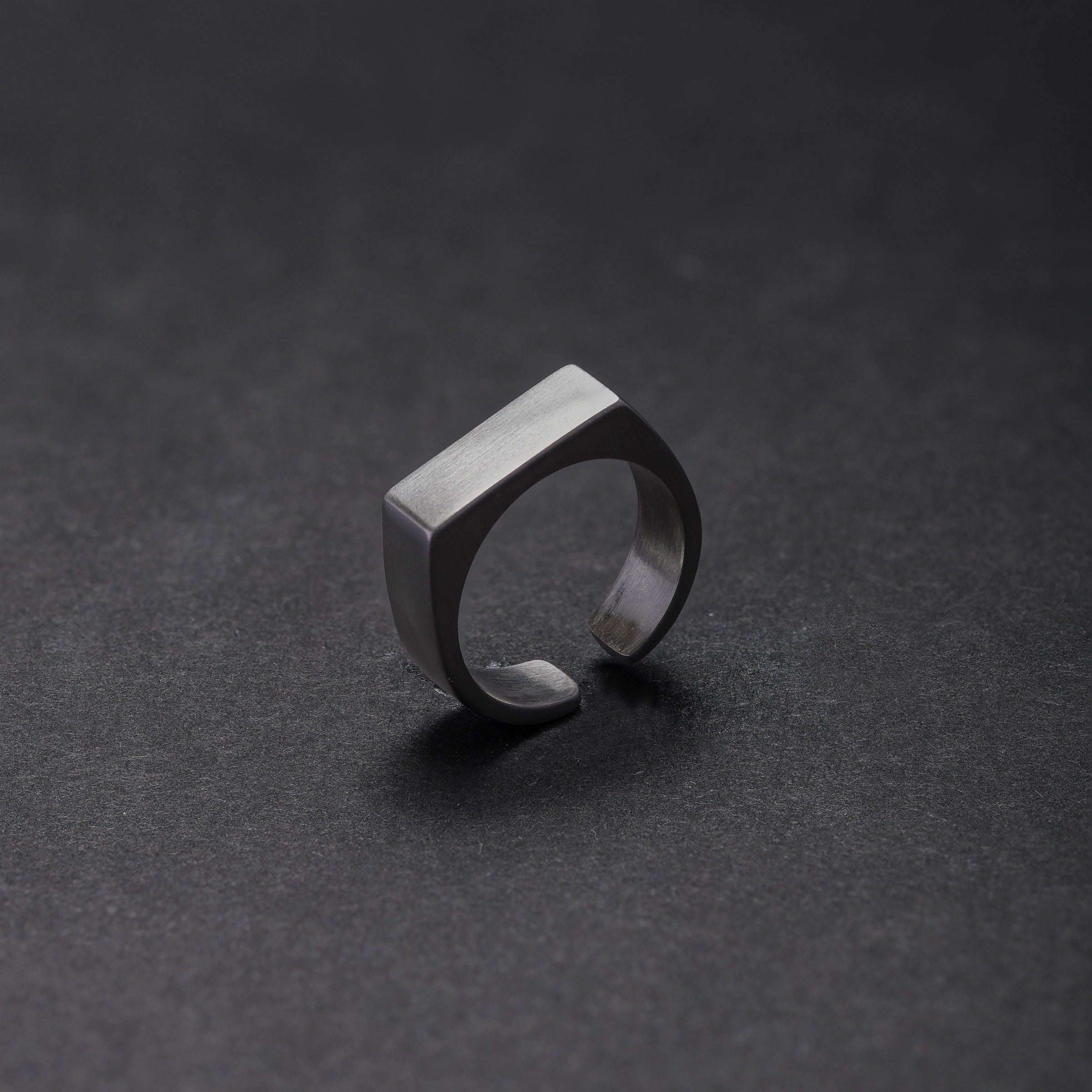The Blinder Ring RG220 - rgmntco