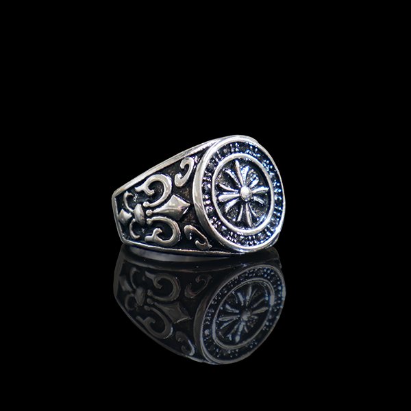 The Divine Shield Ring - Silver RG235 - rgmntco